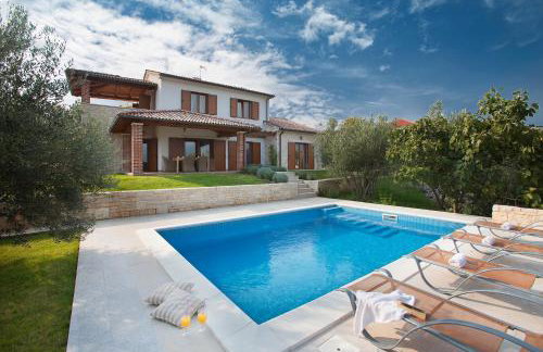 Villa Maria - Photo 1