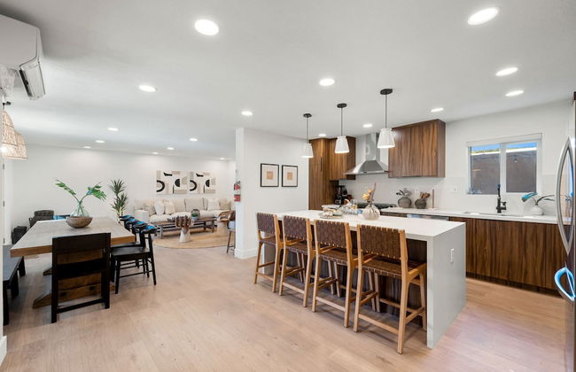 The Maya - Entire Hotel Buyout - Private Gym - Private Game Room - Private Living Area - Foto 47