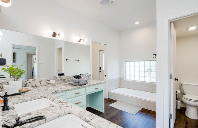 5 2 two Kings hot tub Firepit 16min to Wine Trail Nearby Pickleball Courts Pool - Foto 40