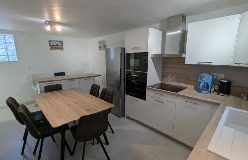 Gîte convivial avec climatisation, 4 chambres, terrasse, parking - 6 pers. - FR-1-590-567 - Foto 3