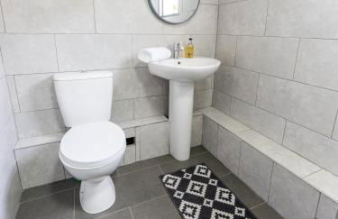 Tettenhall Lodge Studio - Photo 11