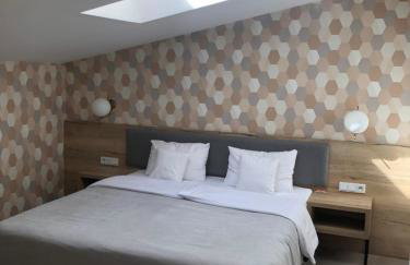 Ermine Suites - Photo 58