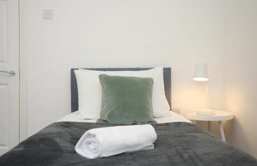 North Road By N And N Stays, perfect for contractor and corporate stays, Long Stays welcome, Free on street parking, WIFI, Near Gloucester Road - Foto 30