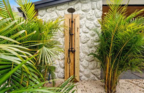 Bali Inspired home with Heated Pool, Sauna and Hot Tub! Close to Beach and Atlantic Ave - Photo 46