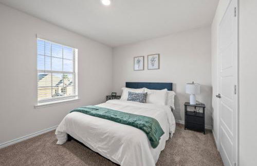 Luxurious 4-Bed Home with Pool Table & Nearby Pool - Foto 39