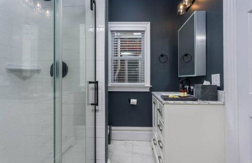 Flats on Front - Riverfront Gem Fast Wi-Fi 3F - Foto 25