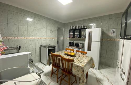 Casa simples e aconchegante 1 quarto, ar condicionado - Foto 1