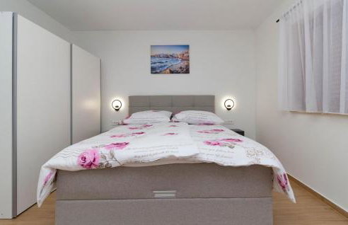 Gorgeous Home In Smokovic - Photo 33