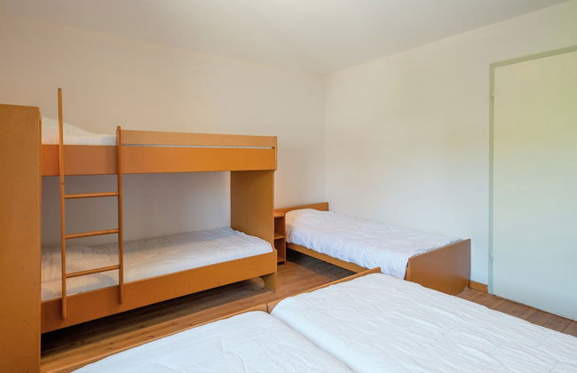 Modern Cottage With Private Garden in Waimes - Photo 4