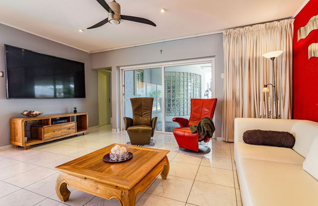 Large Villa With View! Private Pool Free Utilities! - Photo 14