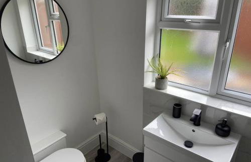 Modern Ground Floor Garden Apartment With Parking - Foto 2