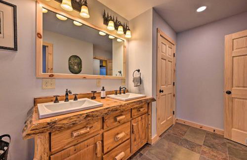 Rustic 3-Story Pittsburg Cabin with Lake and Mtn Views - Foto 16