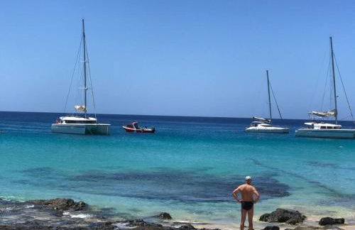 Beach front apartment with stunning ocean views! - Foto 45