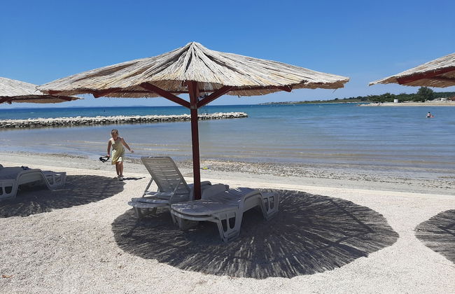 Impeccable 2-bed Apartment in Zaton - Photo 11