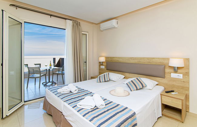 Theo Star Beach Hotel - Photo 15