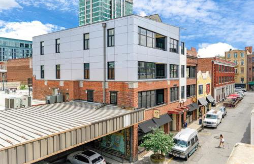 Bright Downtown Asheville Apt with Balcony, Walk Everywhere - Foto 16