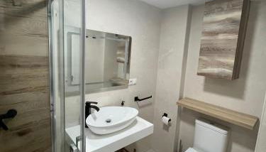 Balcones de Roquetas III - Foto 3, towels, Shower