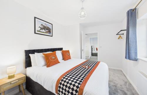 Desert Orchid by Signature Stays - Racecourse - Parking - 5-Bed - Photo 14