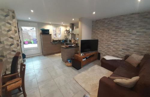 Maison cosy pour famille - groupe proche toutes commodités - Foto 1