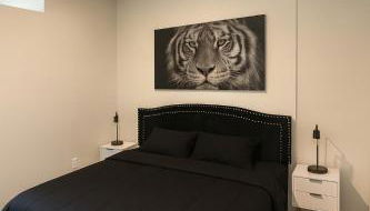 Trendy 3BR City Apt Pool and Ping Pong Fun - Foto 5