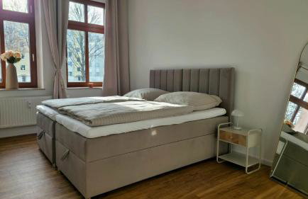 Cream & Cozy Apartment - Photo 2