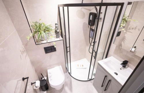 Chic 2King BD Apt London with Ensuite & Pull Out Bed - Foto 14