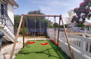 Maison familiale 4 chambres, proche commerces et plage - Foto 2