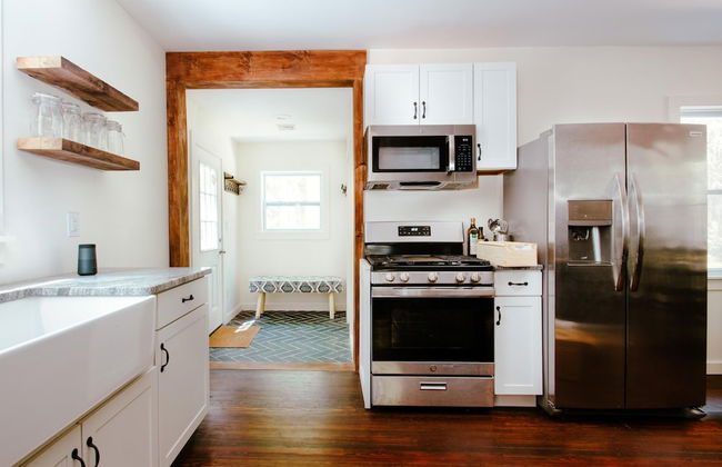 Fernwood Cottage A Poconos Retreat - Photo 17