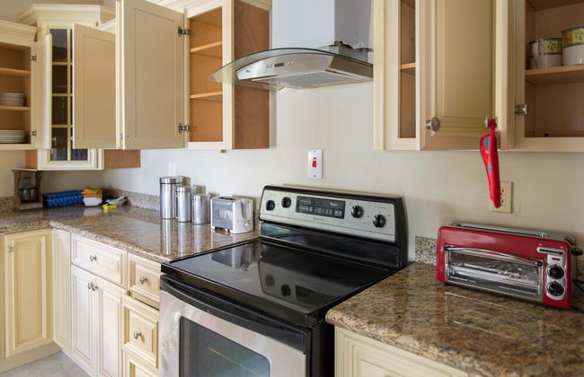 The Royal Kensington Villa - Photo 18