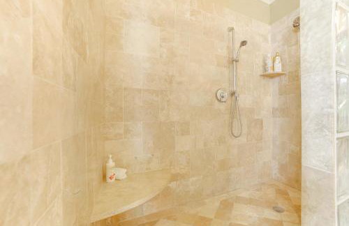 Walk to Poipu Beaches Koloa Condo with Pool Access! - Foto 17