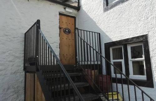 Horse & Farrier Pub - Photo 12