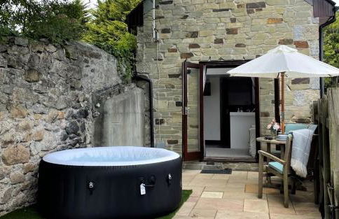 The Stables - Detached Cottage with Private Garden & Hot Tub - Foto 15