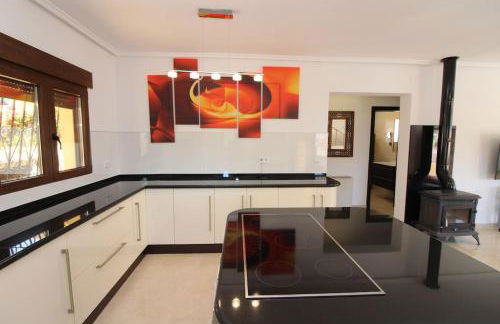 5 Bedroom, Luxury Villa - Heated Pool - Foto 6