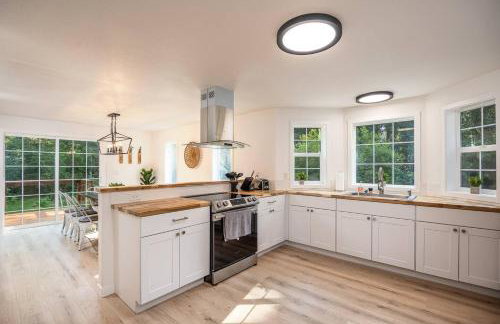 Updated Large River Front Home with Hot Tub - Foto 13