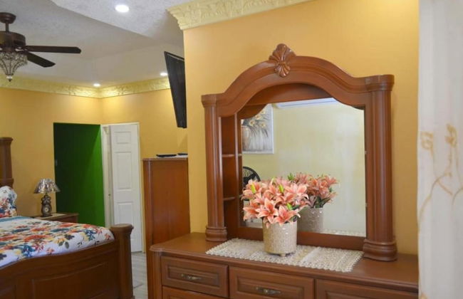 Immaculate 2-bed House in Greater Portmore - Foto 11