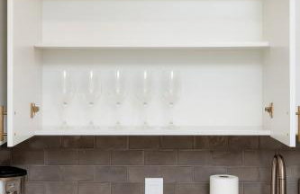 Elegant 2BR with Resort Pool and Lounge Areas 2 - Photo 18