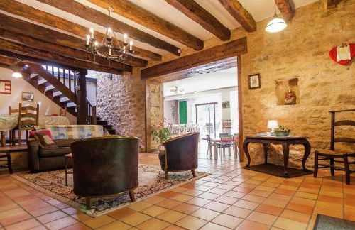 Spacious Farmhouse With Private Heated Pool in a Rustic Garden - Foto 30