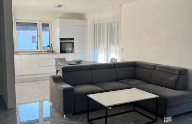 Haus-Villa Moderne Ferienwohnung in Wallersdorf-Haidlfing - Foto 5