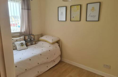 Modern 3 Bedroom Property centrally based - Foto 12