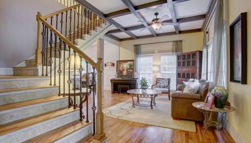 Close to Downtown, 11-Person Swim Spa-Hot Tub, 75" TV 4 Movie Nights, Spacious, Walk To Restaurants, Ping Pong - Foto 2