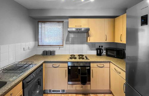 Stylish Apartment Near Heathrow, Skyline Views - Foto 13