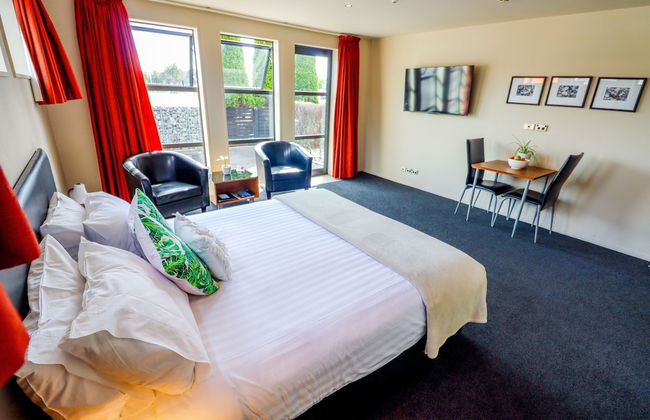 Coleraine Suites & Apartments - Photo 4