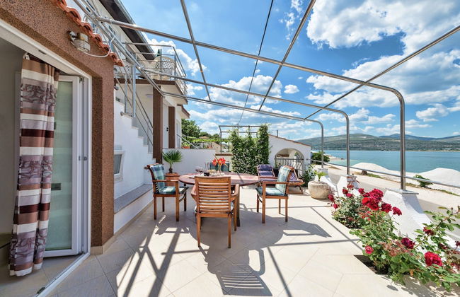 Modern Apartment in Arbanija with Hot Tub - Foto 16