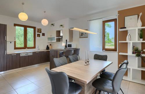 Villa Gloria, villa with heated pool - Foto 14