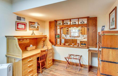 Charming Apartment with Yard and Beautiful Gardens! - Foto 8