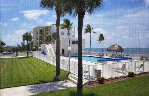 Beachfront Condo on Coco Plum Beach - Foto 16