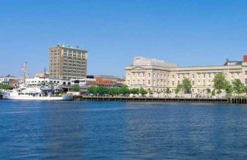 Private Downtown Bungalow Near Riverwalk & Beaches - Photo 32