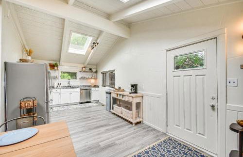 Pet-Friendly Buxton Home with Balcony, 2 Mi to Beach - Foto 4