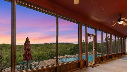 Hilltop Saltwater Pool and Hot Tub - Foto 2