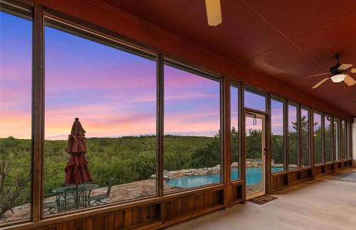 Hilltop Saltwater Pool and Hot Tub - Foto 2